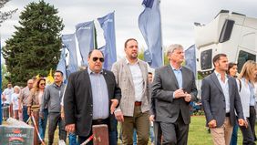 En el predio de La Rural de La Pampa, el presidente de la Agrícola, Ignacio de la Iglesia, junto al intendente capitalino Luciano di Nápoli y el gobernador Sergio Ziliotto.