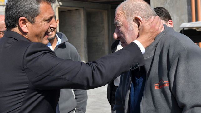 en cordoba, massa agito la bandera de la paz con el peronismo que viene