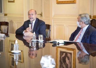 Perotti y Fernández firmaron un préstamo para un programa de conectividad