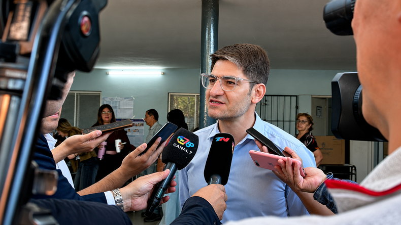 Alejandro Parnas, primer candidato a concejal de La Libertad Avanza en Santiago del Estero.