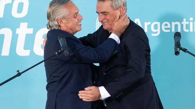 rossi se contorsiona para no bajar al presidente rossi se contorsiona para no bajar al presidente