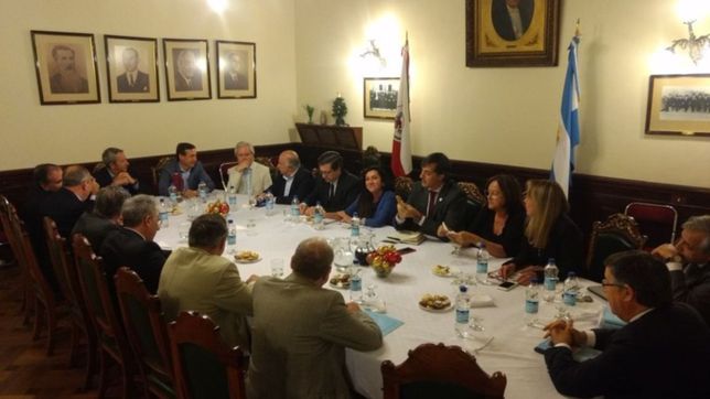 cambiemos quiere avanzar con el desafuero de cfk y pichetto lo bloquea