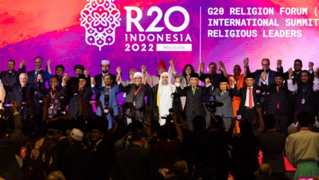 El G20 religioso mostró dos voces argentinas antes del viaje de Fernández