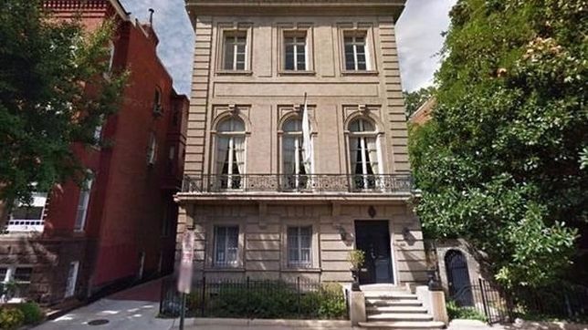 gobierno oficializa la puesta en venta de 33 bienes en el pais y el exterior