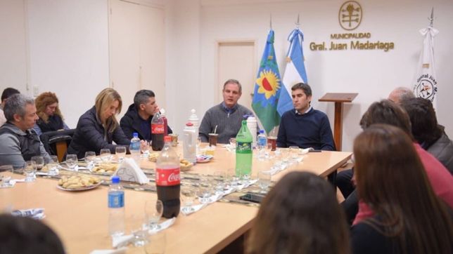 mosca despliega el plan cambiemos y recluta a peronistas outsider