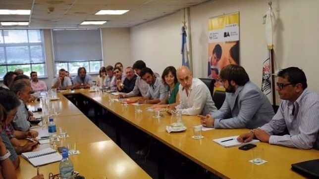 ciudad: docentes denuncian ?auditorias truchas? para controlar asistencia