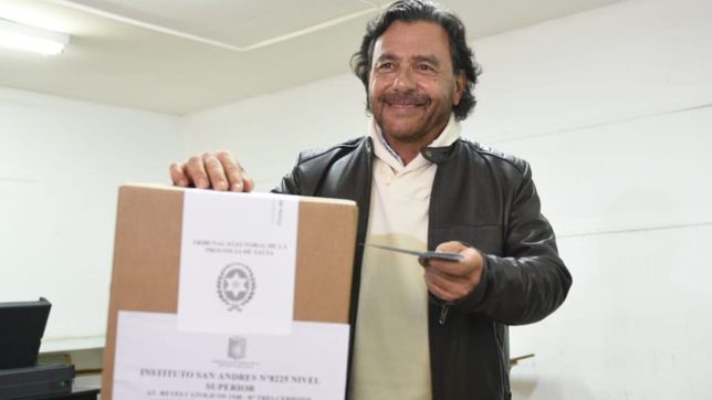Votó Gustavo Sáenz