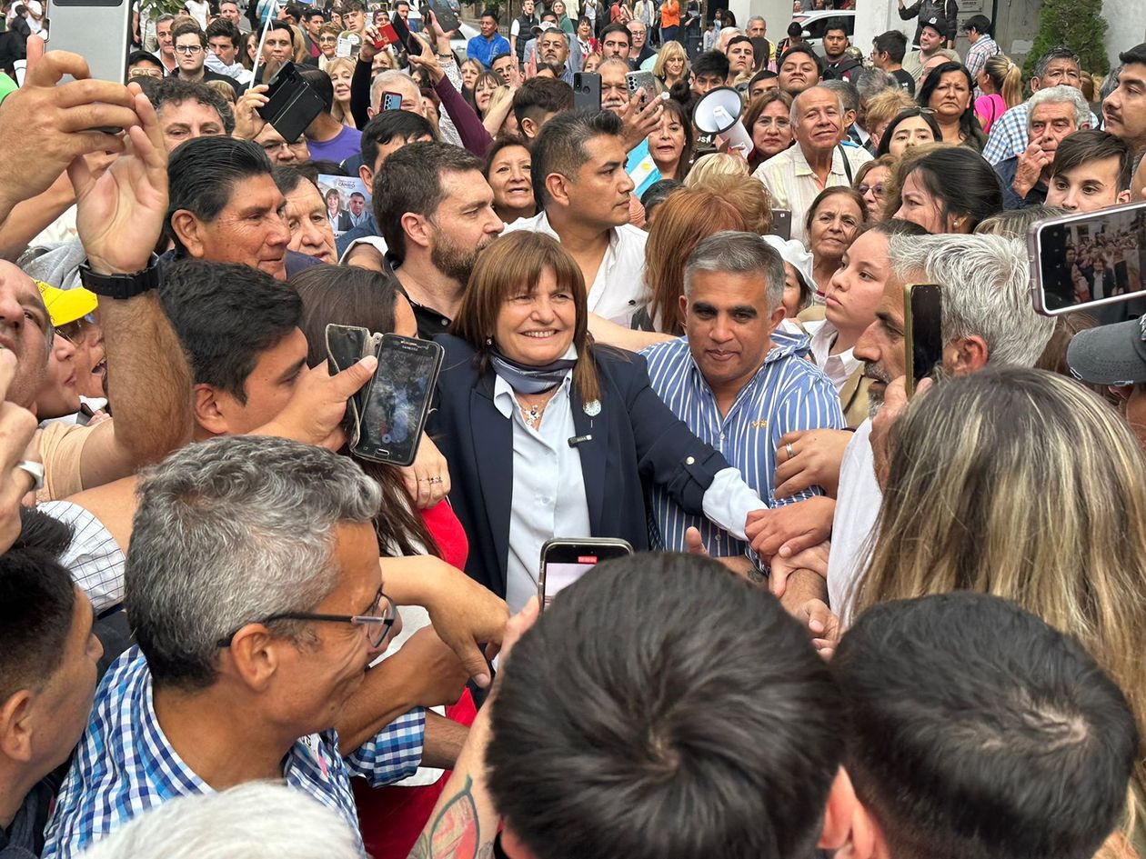 Patricia Bullrich prepara una caravana por cinco provincias como cierre de campaña.