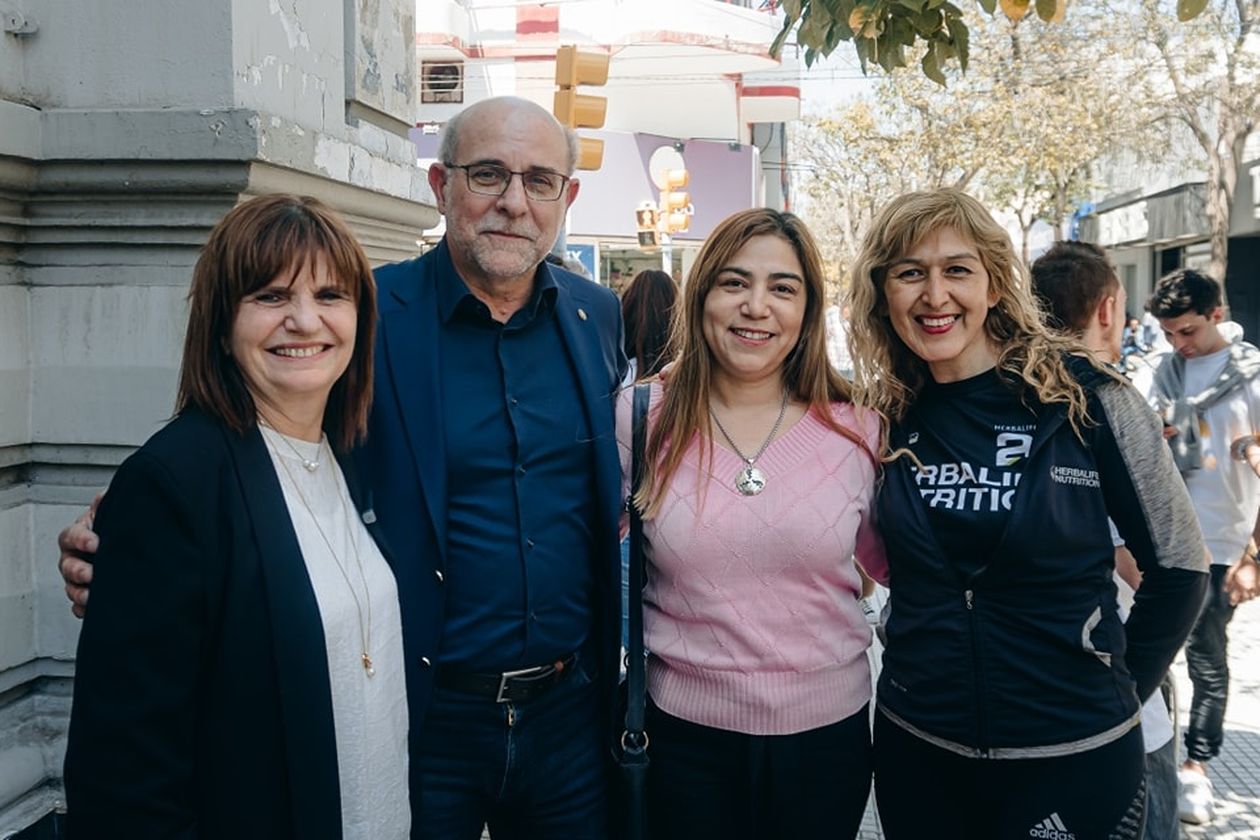 Fama junto a Bullrich durante una visita de la dirigente a Catamarca.&nbsp;