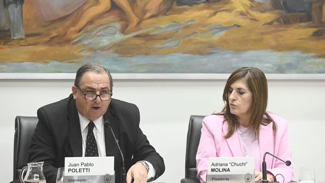 Apertua de sesiones. El intendente Juan Pablo Poletti y la presidenta del concejo Adriana Chuchi Molina. 