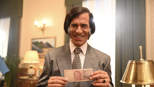 Leonardo Sbaraglia en la piel del expresidente Carlos Menem en la biopic de Amazon Prime