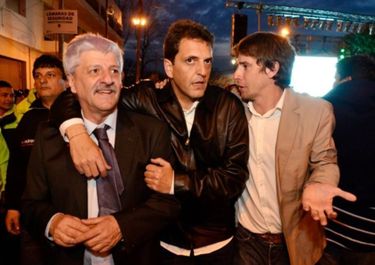 Andreotti pide el corte de boleta y saca a su hijo de la carrera