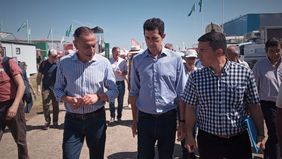 Eduardo De Pedro fue la figura de más peso del Gobierno en la muestra del campo.