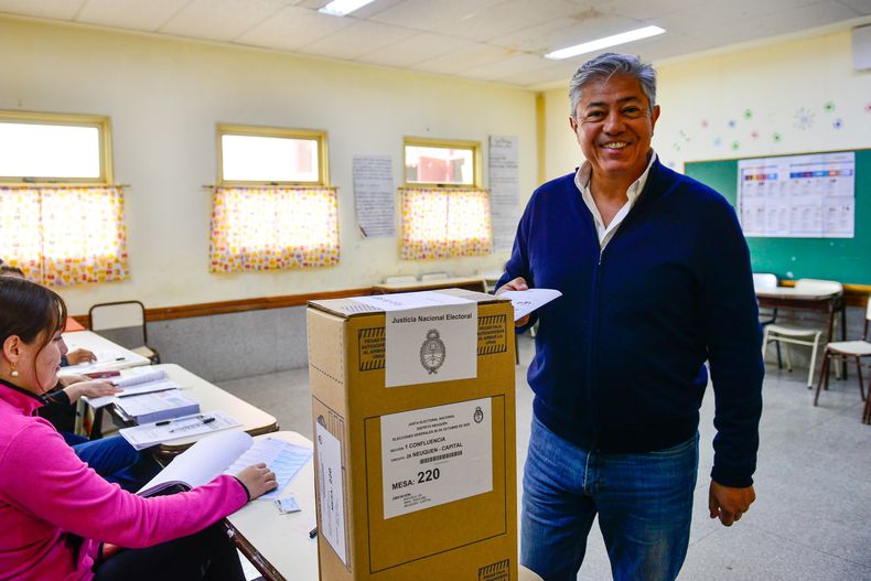 Rolando Figueroa votó en la capital neuquina.&nbsp;