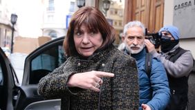 Camuflada en un seminario, Bullrich tiene su gran cumbre en Mar del Plata