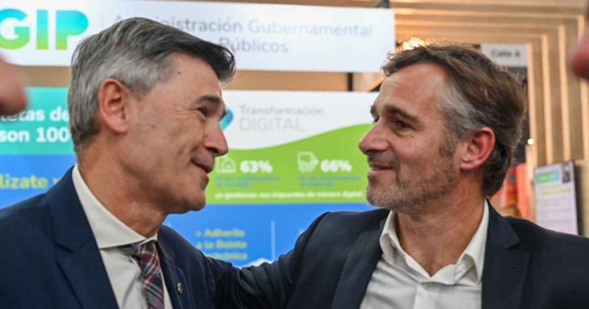 Federico Achával participó de un panel sobre <b>Inteligencia Artificial</b> en la Feria del Libro thumbnail