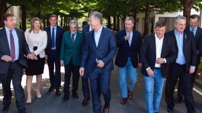 macri reaparece en publico en acto con participacion de gobernadores