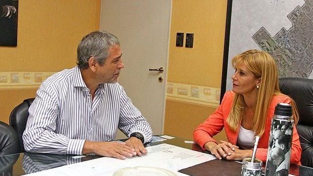 voluntarios abren la grieta: intendentes pro los convocan y los k los prohiben