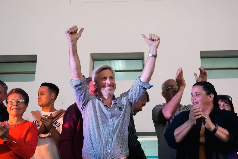 Rogelio Frigerio se impuso en una elección reñida