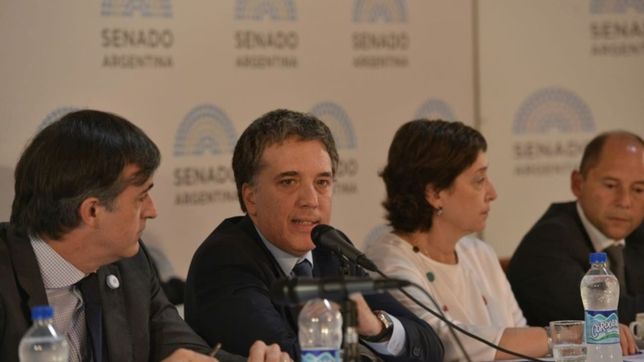 dujovne celebro que la economia ?lleva cinco trimestres de crecimiento?