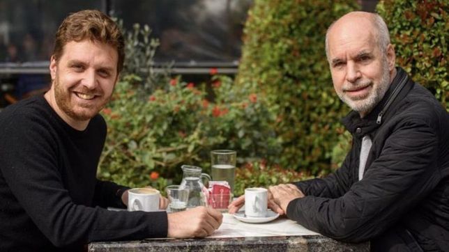 El vicepresidente primero de la Legislatura junto al jefe de Gobierno.