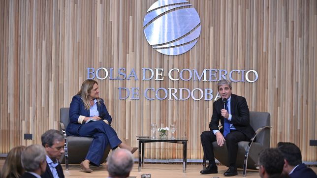 Toto Caputo disertó en la Bolsa de Comercio de Córdoba