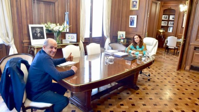 cfk agita mas la discusion sobre los planes con ayuda de un intendente