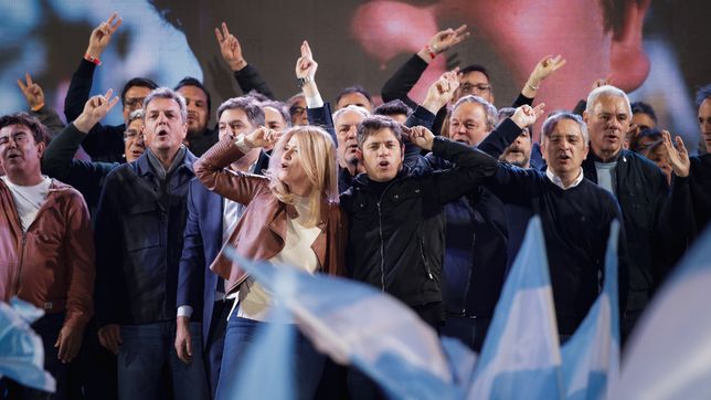 El festejo de Axel Kicillof por el triunfo de Fuerza Patria. 