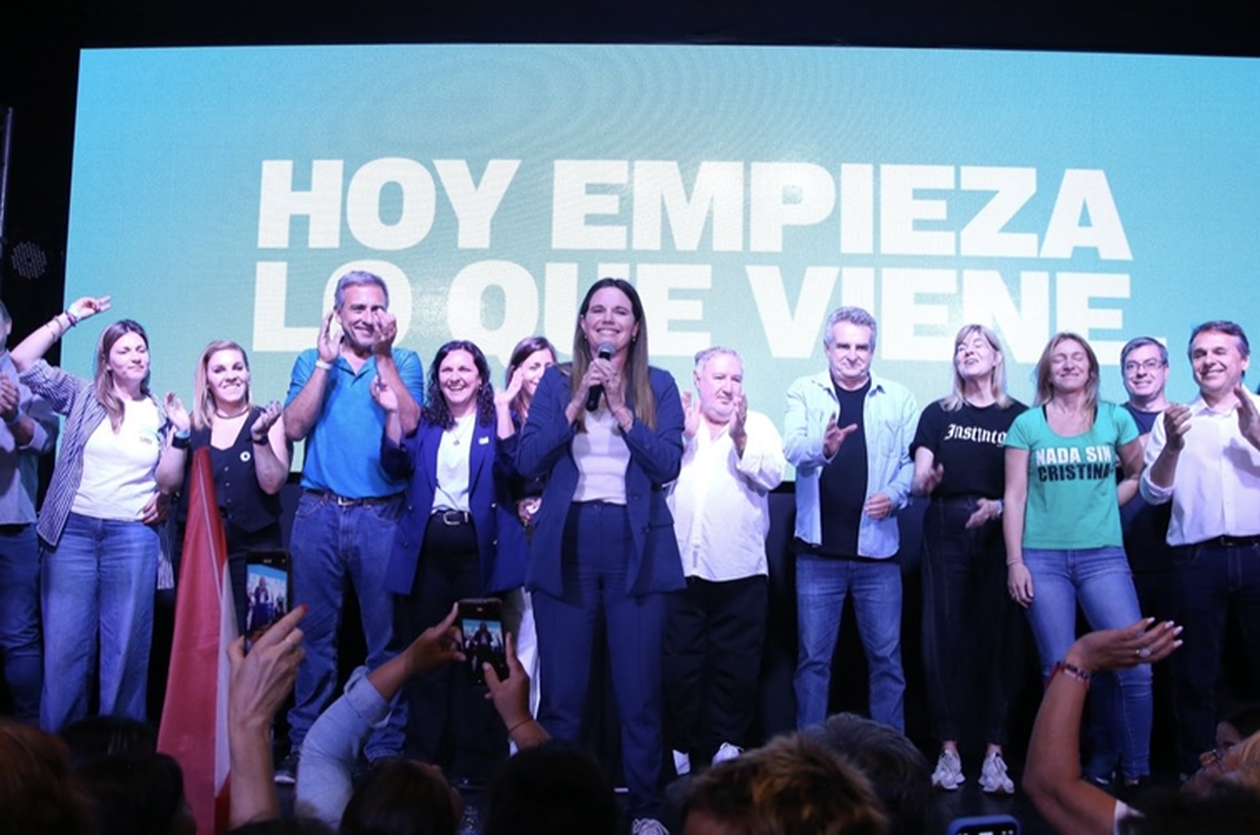 El peronismo de Santa Fe sale a buscar el tercio grande que le devuelva las chances de victoriaCaren Tepp y los integrantes de la lista del peronismo en Santa Fe.&nbsp;