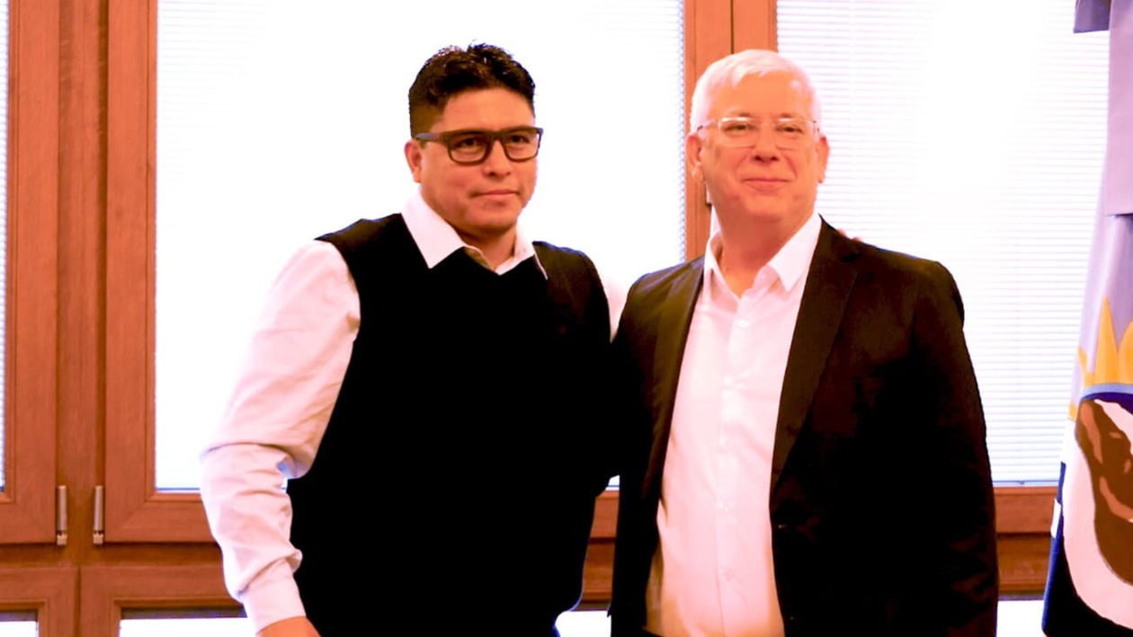 Claudio Vidal y Julio Gutiérrez tuvieron su primera foto luego de los cambios en el gabinete de Santa Cruz.&nbsp;