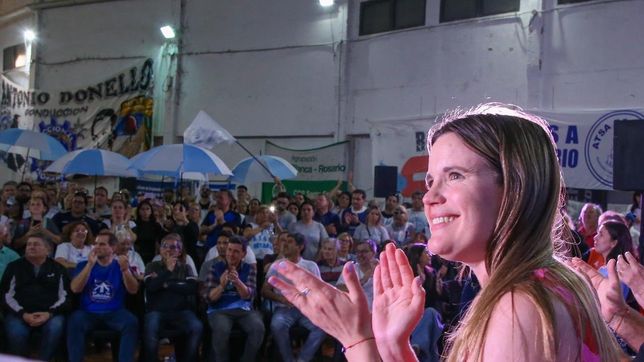 Caren Tepp, candidata de Fuerza Patria, en uno de los actos de campaña.
