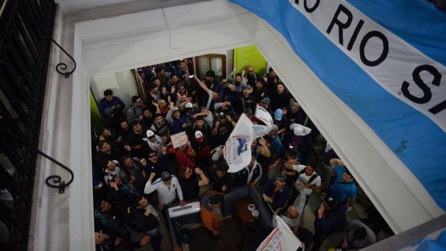 astilleros siguen con la toma en economia y piden reunion con ministros de vidal