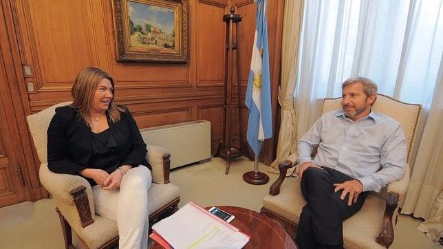 el gobierno fueguino de rosana bertone celebro la limitacion del derecho a huelga