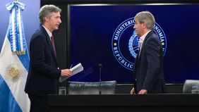 La estrategia de Toto Caputo y Santiago Bausili frente al dólar.