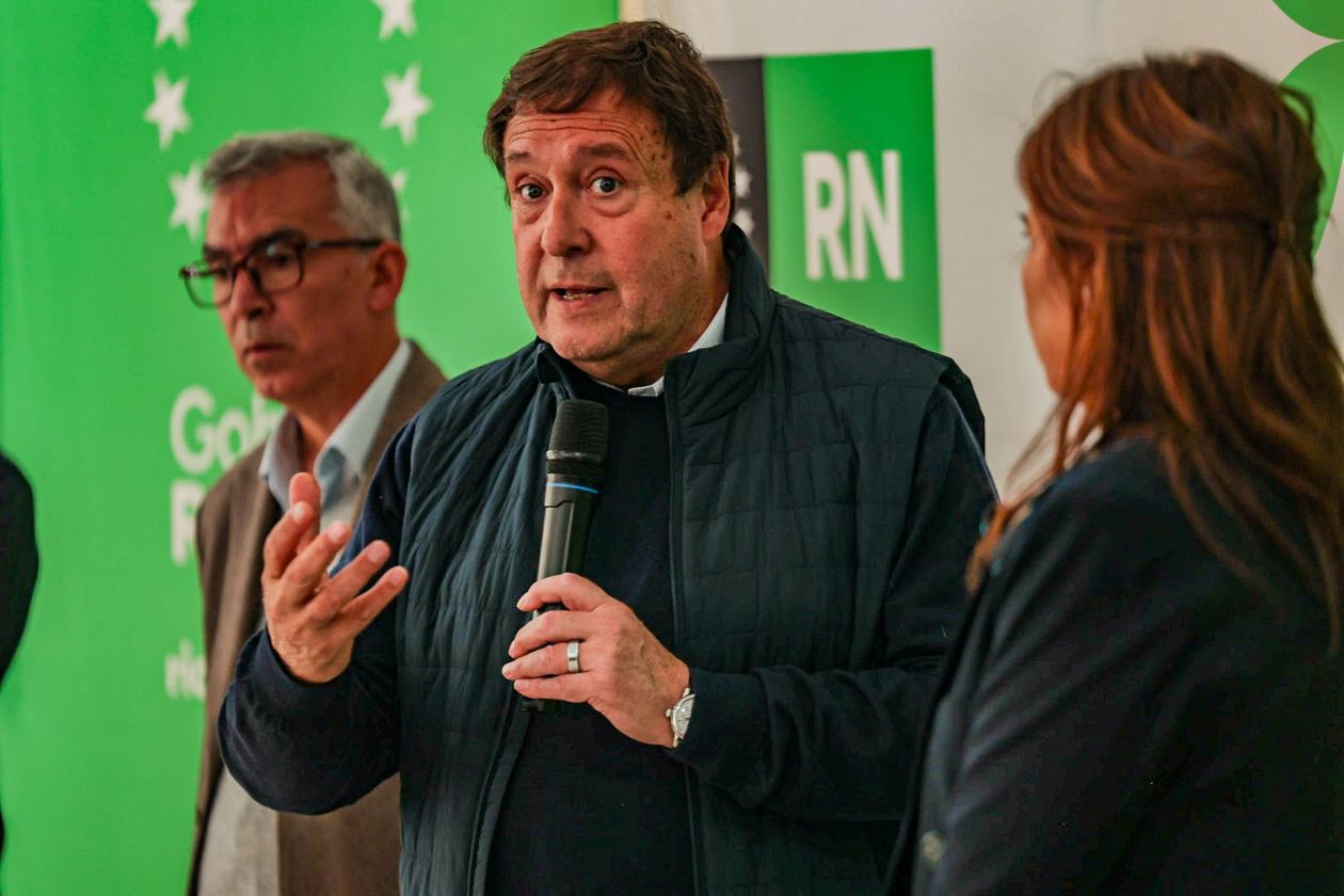 El gobernador de Río Negro estuvo esta semana en general Roca y dejó abierta la posibilidad a una alianza amplia para enfrentar al sorismo.&nbsp;