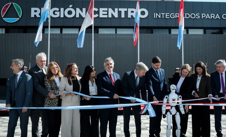 Los gobernadores de la Región Centro participaron de la inauguración de la sede propia en San Francisco. 