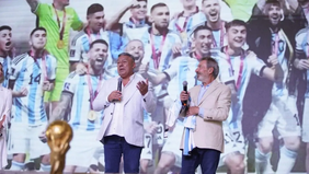 Daniel Vila y Claudio Tapia en la Vendimia Solidaria (Gentiliza Diario Uno / Axel Lloret)