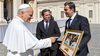 El papa León XIV recibe una&nbsp; foto especial del intendente de Luján, Leonardo Boto