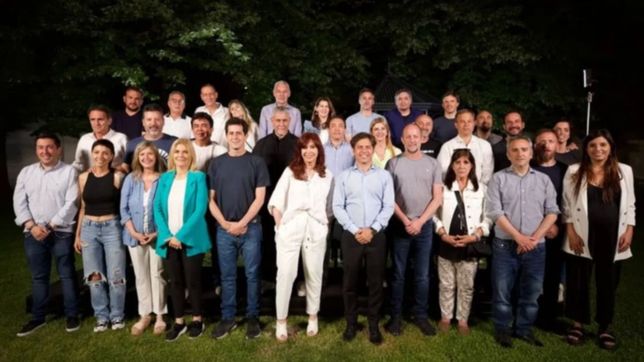 sorpresa y silencio de intendentes bonaerenses tras el renunciamiento de cfk