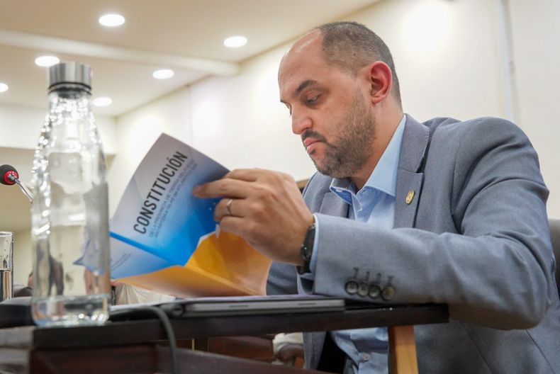 Federico Greve, jefe de la bancada de FORJA en la Legislatura de Tierra del Fuego. Federico Greve, jefe de la bancada de FORJA en la Legislatura de Tierra del Fuego.