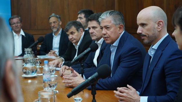 Rolando Figueroa lanza su estrategia para no perder más tierras productivas en Neuquén