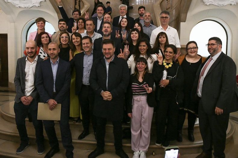 Decretazo: el peronismo porteño pidió la inconstitucionalidad del DNU en la Justicia