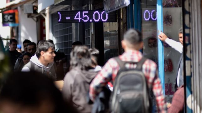 super tasa, ventas del tesoro y promesas del agro: ¿por que nada frena al dolar?