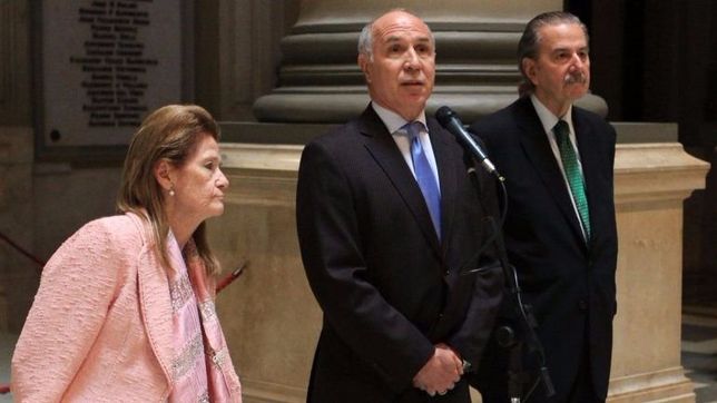 directorio de la obra social judicial le responde al funcionario que echo la corte