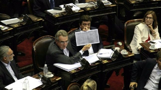 los k y la izquierda debaten en minoria para repudiar al fmi