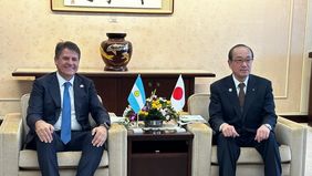 Este lunes el intendente de Neuquén Mariano Gaido visitó Hiroshima y fue recibido por el alcalde Kazumi Matsui.
