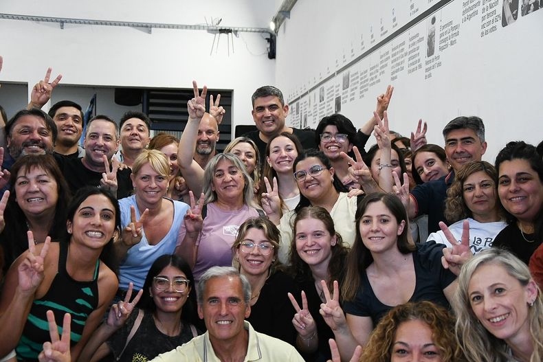 El senador Bensusán elevó su perfil y visibilidad después del 26 de octubre: en la foto, durante el Día de la Militancia.