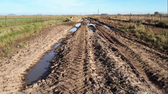 criticas por los caminos rurales salpican la gestion de intendentes cambiemos