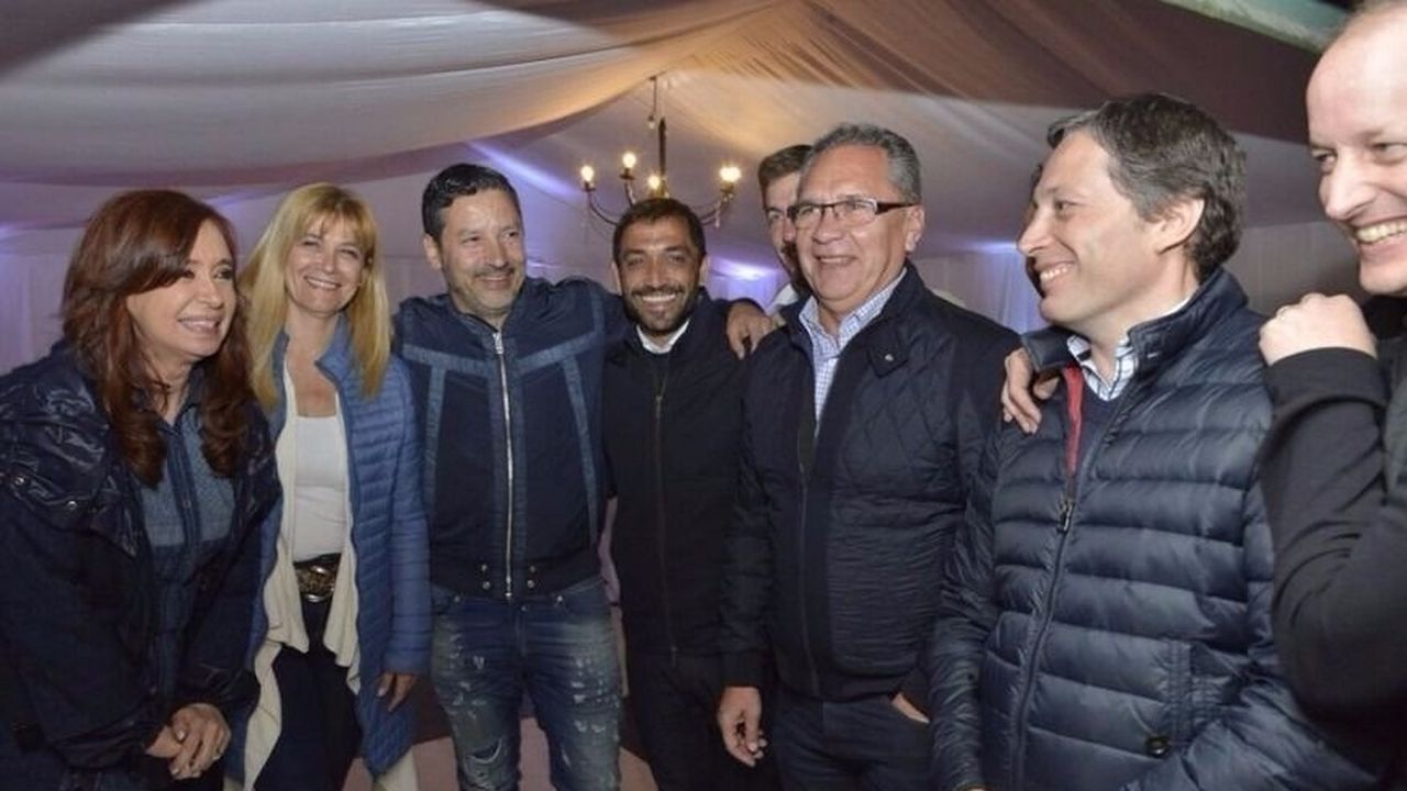 Entre la campaña y la interna del PJ, CFK reunió a sus intendentes