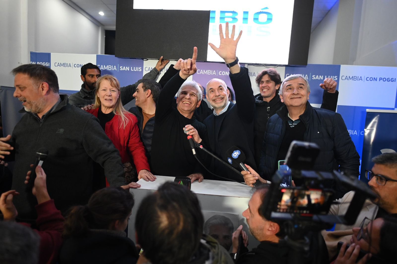 Horacio Rodríguez Larreta lideró la delegación de JxC que celebró el batacazo de Claudio Poggi en San Luis.